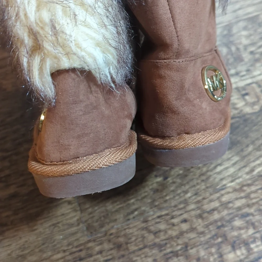 🌸 MK Michael Kors Brown Faux Fur Trim Faux Suede Lace Front Boot Little Girl 13